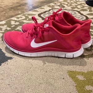 Womens Hot Pink Nike Free Tennis Shoes